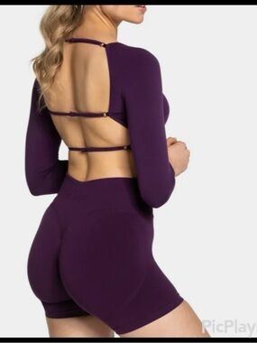 🔥TEVEO Femme Sculpt Scrunch Shorts Aubergine-Size Large (NWT)